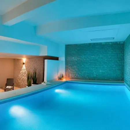 With 2 Pools, And Sauna Sunce Вилла