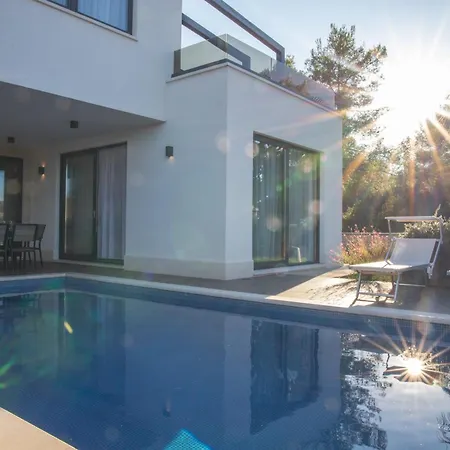 With 2 Pools, And Sauna Sunce Вилла Трогир