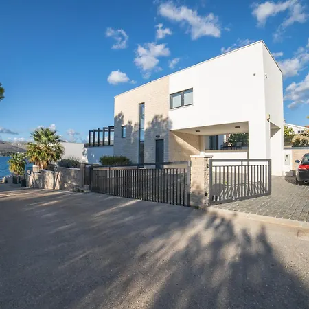 Вилла With 2 Pools, And Sauna Sunce