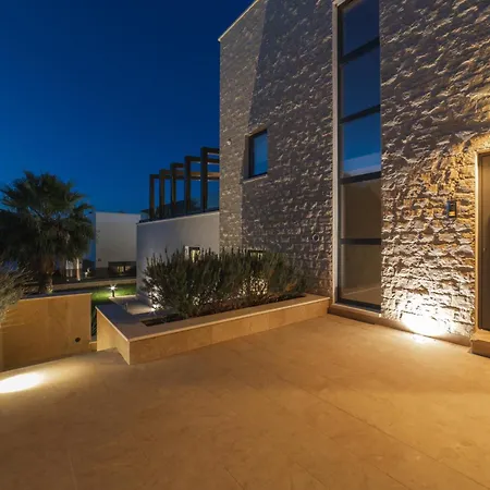 Villa With 2 Pools, And Sauna Sunce *