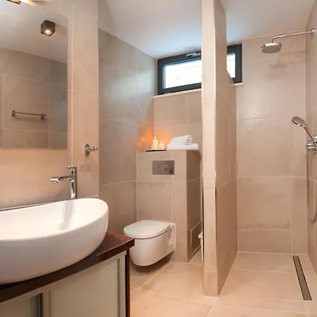 Вилла With 2 Pools, And Sauna Sunce