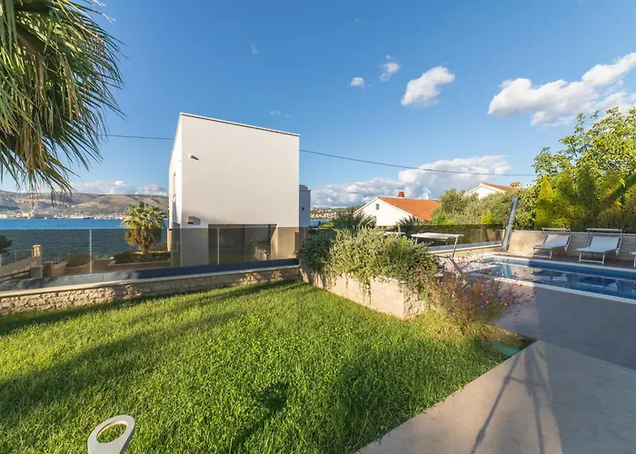 With 2 Pools, And Sauna Sunce Villa *