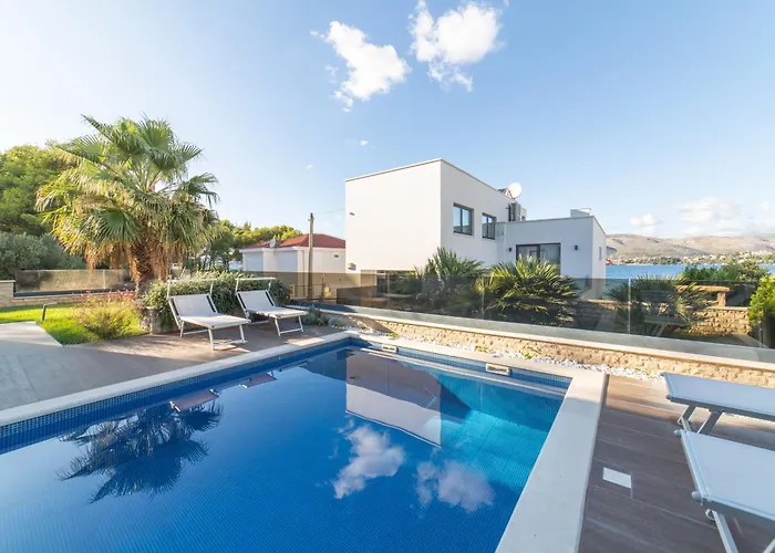 Villa With 2 Pools, And Sauna Sunce Trogir