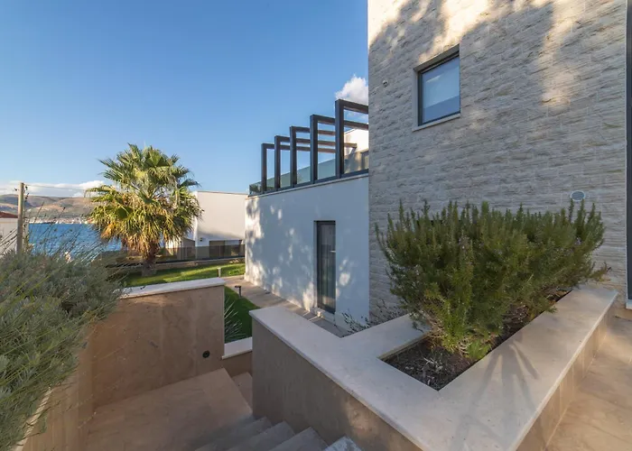 Villa With 2 Pools, And Sauna Sunce Trogir