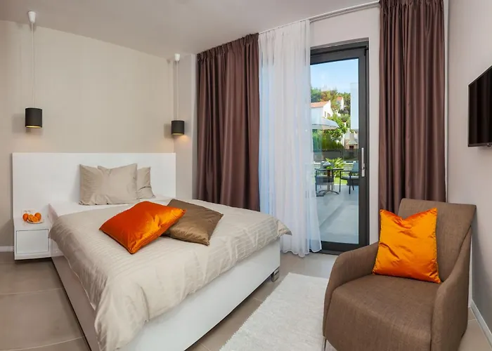 With 2 Pools, And Sauna Sunce Villa *