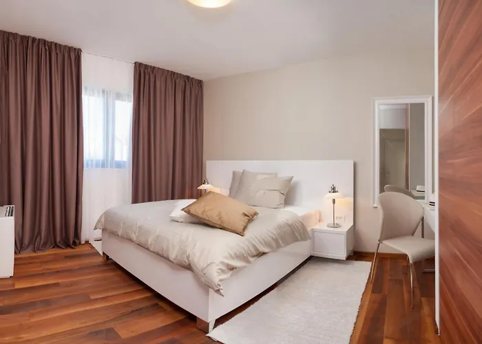 Villa With 2 Pools, And Sauna Sunce *