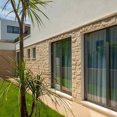 With 2 Pools, And Sauna Sunce