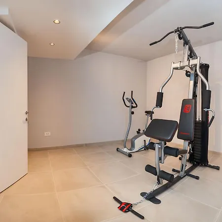 فيلة With 2 Pools, And Sauna Sunce