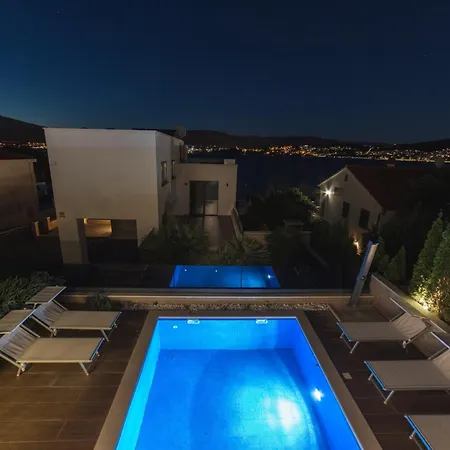 With 2 Pools, And Sauna Sunce فيلة *