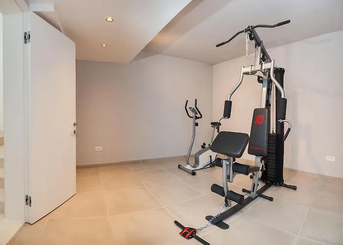 Vila With 2 Pools, And Sauna Sunce